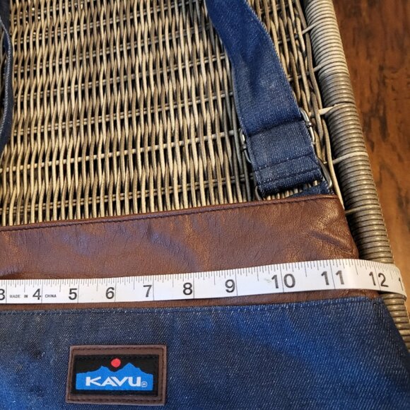 Kavu Shoulder Hobo Bag Blue Denim with Brown Trim - Picture 9 of 11